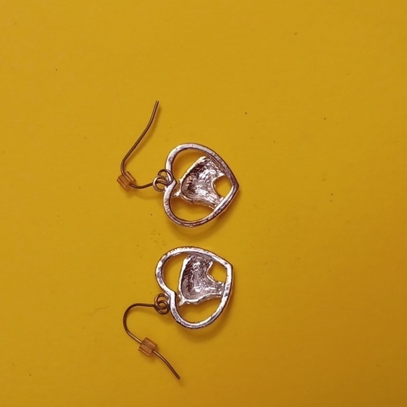 ❤️ Silvertone Heart with Horse Head Charm Dangle Earrings - Picture 2 of 2